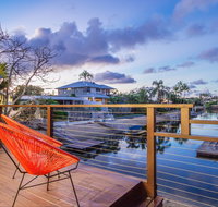 Laguna Bay Broadbeach - Vogue Holiday Homes - Accommodation Port Macquarie