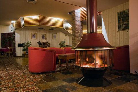 McNevins Warwick Motel And Gunyah Restaurant - Accommodation Port Macquarie 1