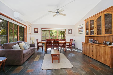 Porepunkah Elms - Accommodation Port Macquarie 0