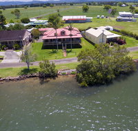 Cranford Waterfront Cottage - Accommodation Port Macquarie