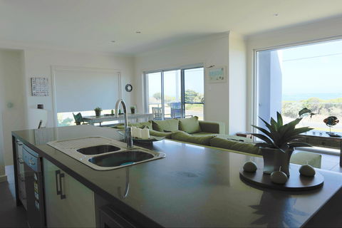Horizons Part Of Blue Fin Holiday Homes - Accommodation Port Macquarie 1