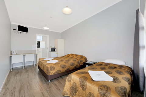 Ned Kelly's Motel - Accommodation Port Macquarie 2