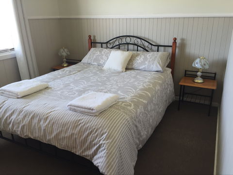 Riverland Holiday Cottage - Accommodation Port Macquarie 1