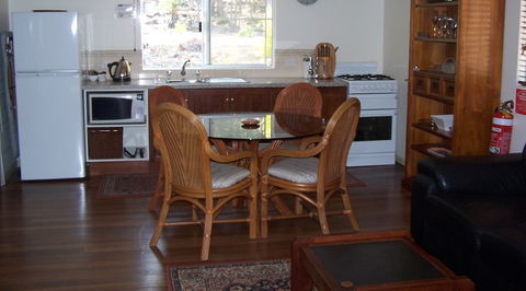 Jarrah Glen Cabins - Accommodation Port Macquarie 0