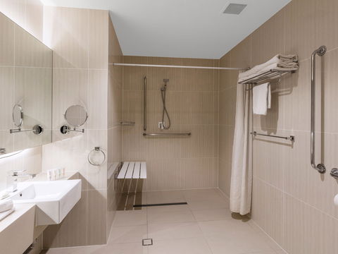 Best Western Plus Hotel Diana - Accommodation Port Macquarie 2