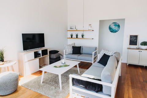 BonniEscape - Island Style Living - Accommodation Port Macquarie 0