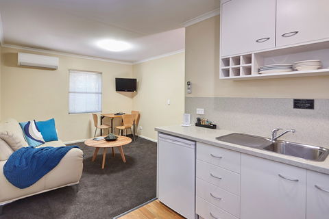 Elphin  Motel & Serviced Apartments - Accommodation Port Macquarie 2