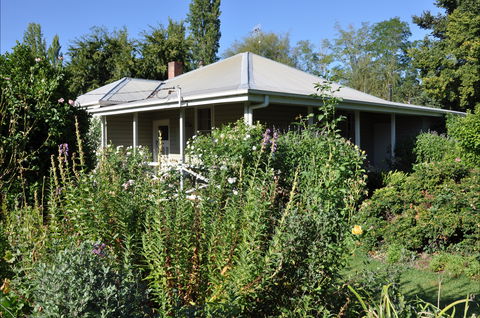 Honeysuckle Cottage - Accommodation Port Macquarie 0