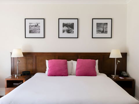 Mercure Canberra - Accommodation Port Macquarie 1