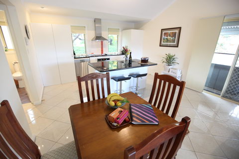 One Tree Bed And Breakfast: The Suite And The Retreat - Accommodation Port Macquarie 1