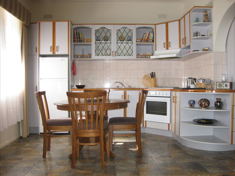 Peel Cottage - Accommodation Port Macquarie 2