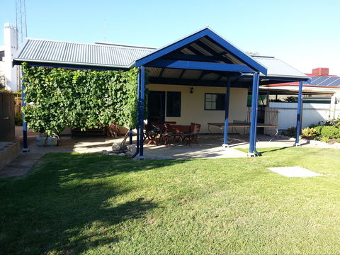 Phoenix Cottage - Accommodation Port Macquarie 2