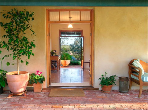 Seppeltsfield Vineyard Cottage - Accommodation Port Macquarie 1
