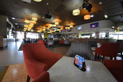The Oaks Hotel Motel - Accommodation Port Macquarie 1