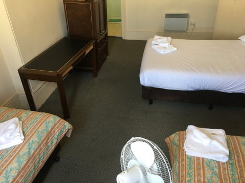 The Victoria Bathurst - Accommodation Port Macquarie 1