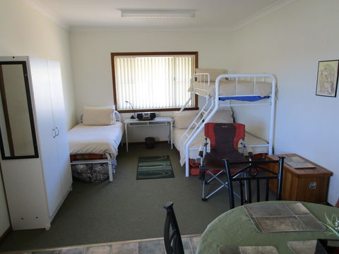 Caddy Shack Dunedoo - Accommodation Port Macquarie 2