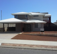 Cozzys Condo Luxury Beach House - Accommodation Port Macquarie