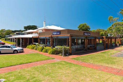 Flinders Hotel - Accommodation Port Macquarie 1