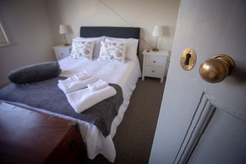 Helensburgh Hotel - Accommodation Port Macquarie 0
