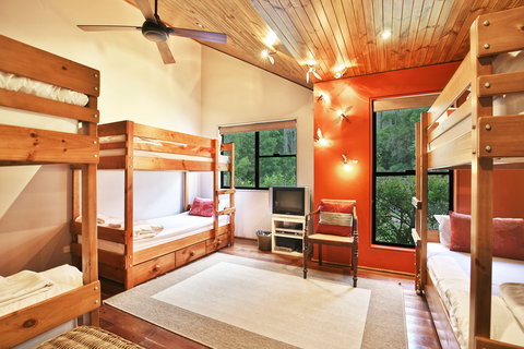 Indooroopilly - Accommodation Port Macquarie 1