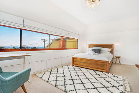 Newcastle Executive Homes - Oceanview Terrace - Accommodation Port Macquarie 0