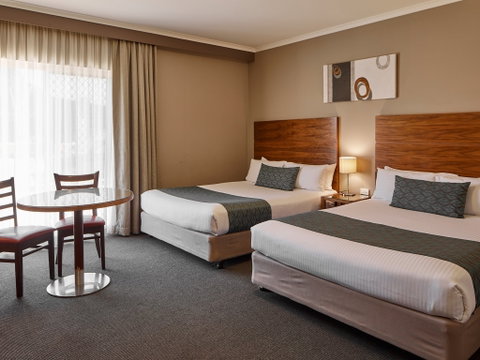Quality Hotel Dickson - Accommodation Port Macquarie 1