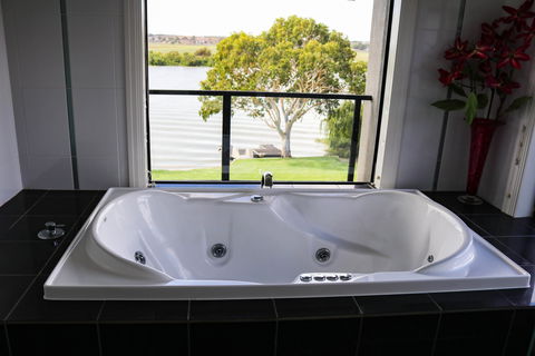 River Devine  White Sands Murray Bridge - Accommodation Port Macquarie 1