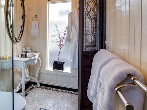 Silverleaf Cottage - Accommodation Port Macquarie 2