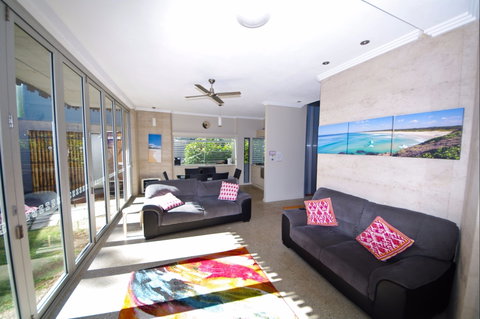 Sun Worship Crescent Head Eco Villas - Accommodation Port Macquarie 2