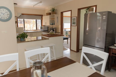Taranaki Beach Unit - Accommodation Port Macquarie 0