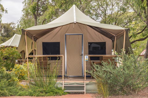 Amblin Holiday Park - Accommodation Port Macquarie 0