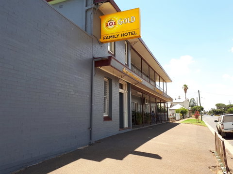 Family Hotel Cootamundra - Accommodation Port Macquarie 1