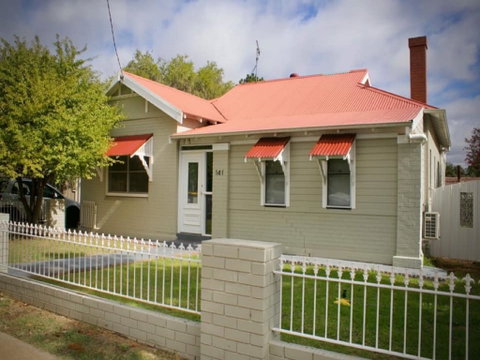 Gipps Street Cottage - Open - Accommodation Port Macquarie 0