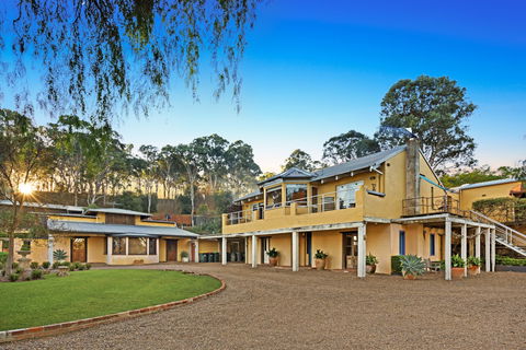 I Villini Estate - Accommodation Port Macquarie 0