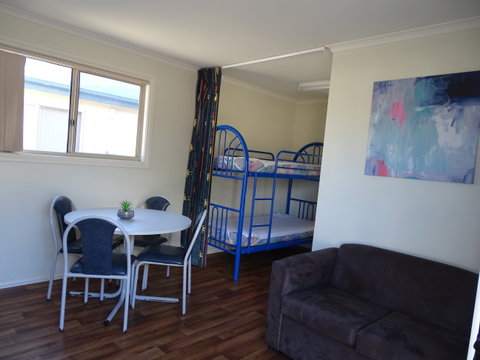 Moonta Bay Cabins - Cabin 2 - Accommodation Port Macquarie 2
