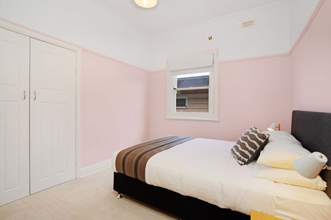 Newcastle Executive Homes - Cooks Hill Cottage - Accommodation Port Macquarie 2
