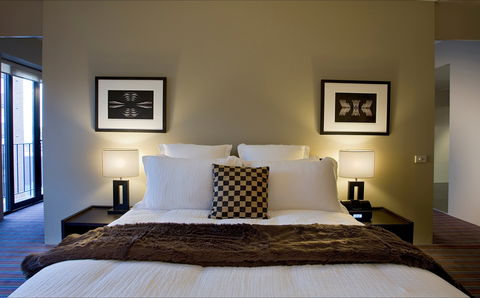 Overlooking The City's Silhouette - Accommodation Port Macquarie 1