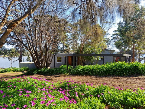 Taylors Bay Cottage - Accommodation Port Macquarie 0