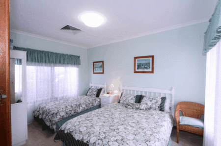 Dunelm House Bed And Breakfast - thumb 3