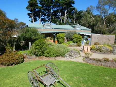 Hill Of Content - Accommodation Port Macquarie 1