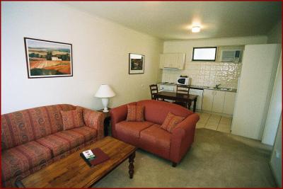 Ballarat Colonial Motor Inn - Accommodation Port Macquarie 3