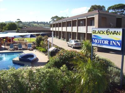Black Swan Motor Inn - Accommodation Port Macquarie 0