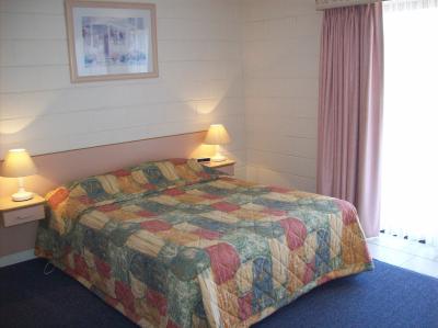 Black Swan Motor Inn - Accommodation Port Macquarie 4