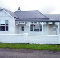 Calgary House  Cottage Accommodation - Accommodation Port Macquarie