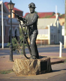 Miners Monument - Accommodation Port Macquarie 0