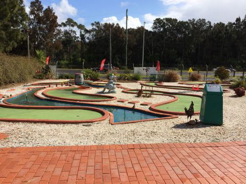 Illawarra Golf Complex - Accommodation Port Macquarie 3