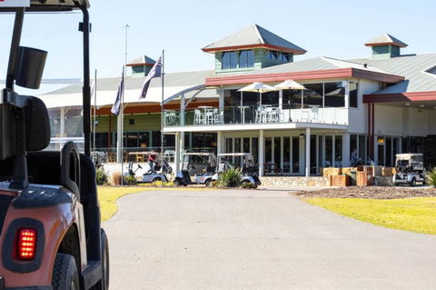 Club Catalina - Accommodation Port Macquarie 4