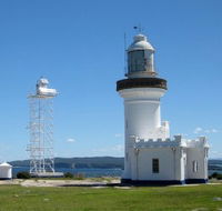Point Perpendicular Lighthouse and Lookout - Accommodation Port Macquarie