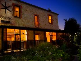 Cocos Hair And Day Spa - Accommodation Port Macquarie 0