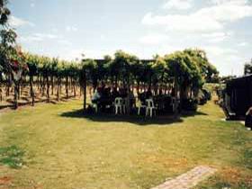 Bonneyview Winery And Restaurant - Accommodation Port Macquarie 2